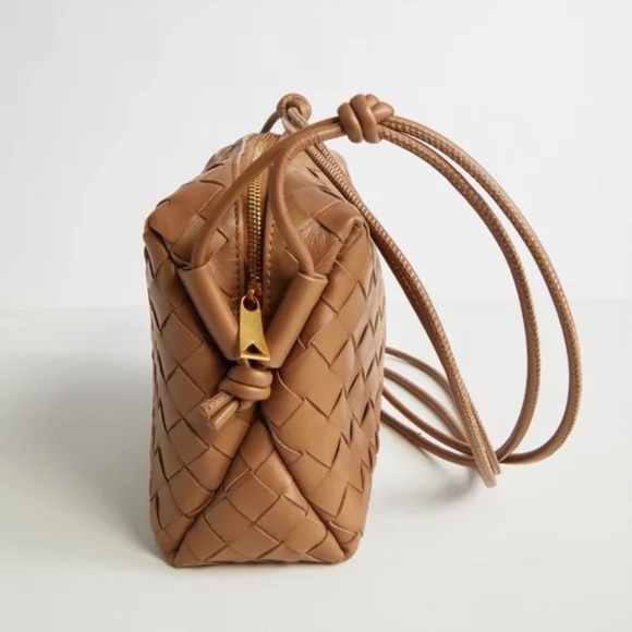 Bottega Veneta Small Loop Camera Bag in Camel - Picture 4 of 9